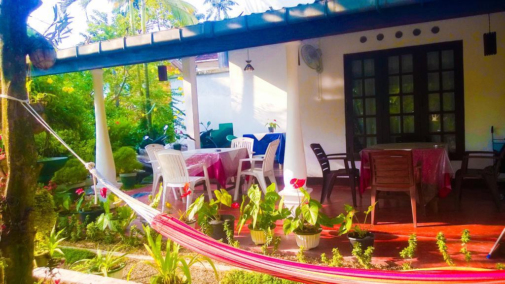 The Bay House Hotel เวลิกามา ภายนอก รูปภาพ